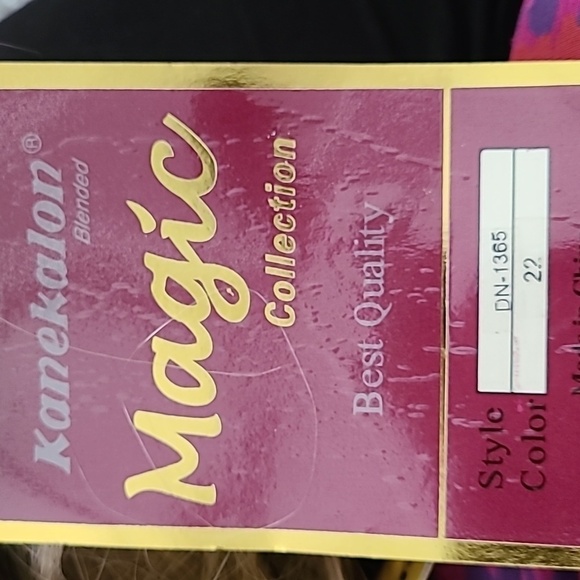 MAGIC Synthetic Blonde Clip In 10" Hair Extension NWT - Picture 6 of 7